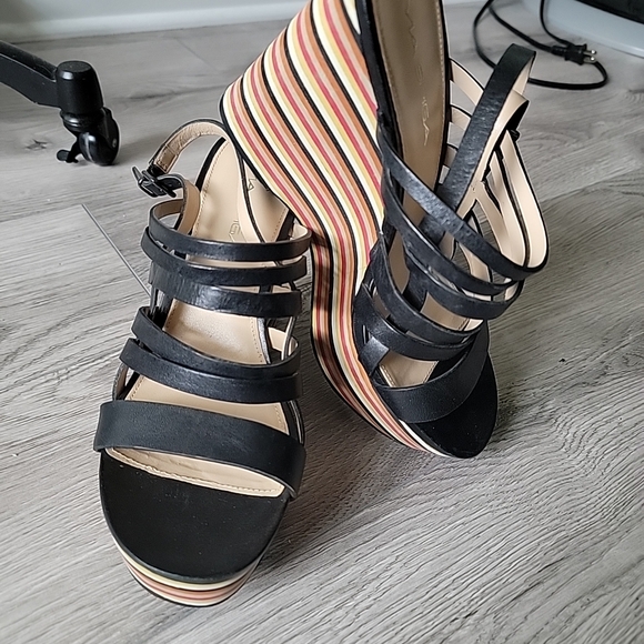Via Spiga Shoes - VIA SPIGA Black leather wedge sandals with red and yellow stripes Size 7,5